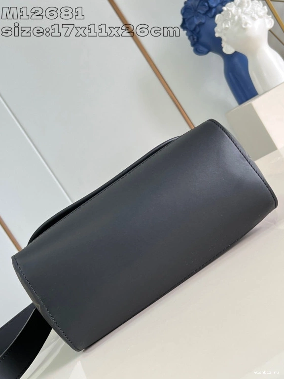 WIS Messenger Vuitton Louis Pulse 0217